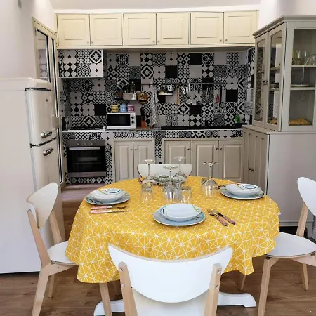 Apartment On Fish Market